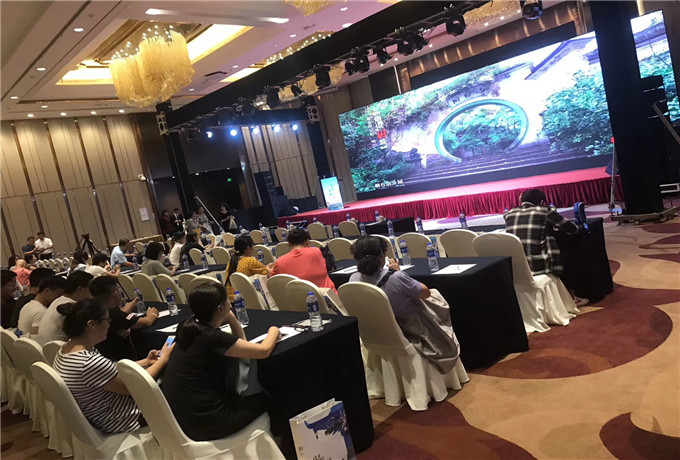 青岛会议商务车接送价格