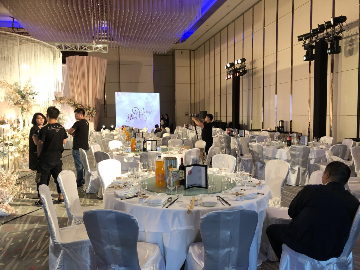 青岛会议公司会议服务人员注意事项 