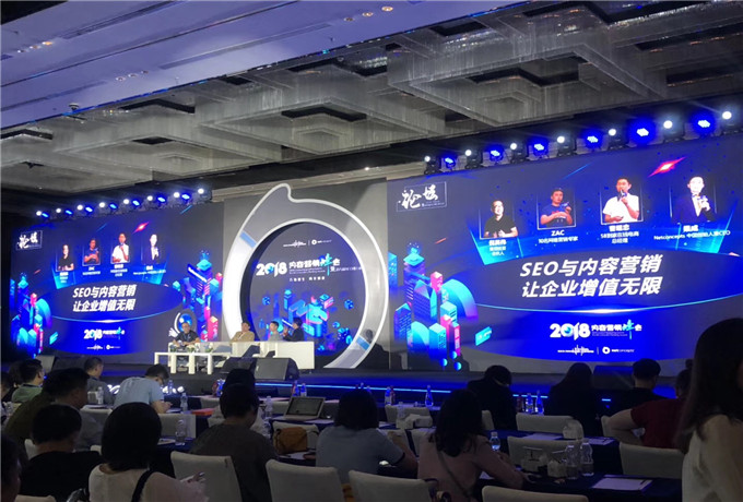 青岛会议公司如何看待礼仪服务